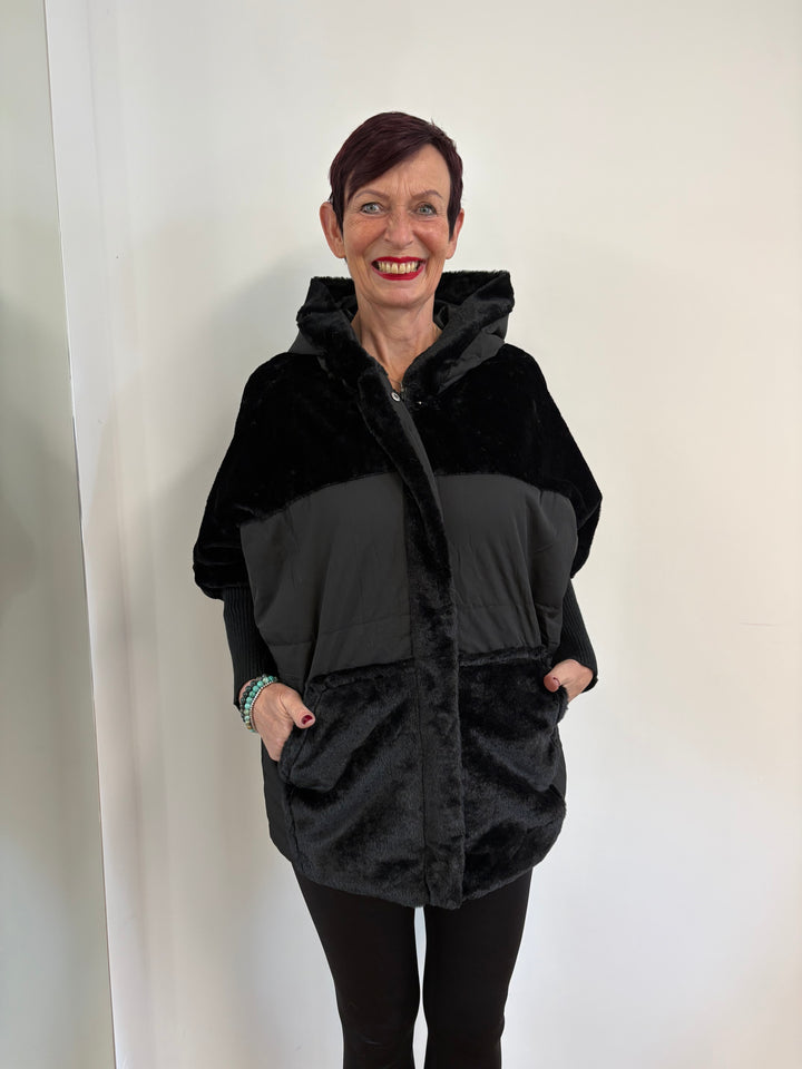 Cool autumn/winter jacket with hood - Vera Meyer