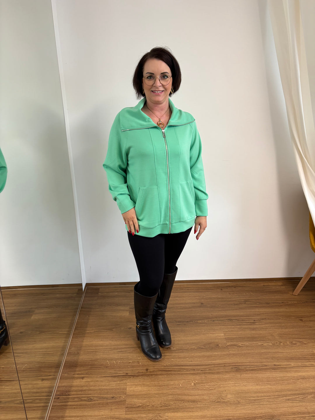 Grüne Sweatshirt Jacke mit Stehkragen - Vera Meyer