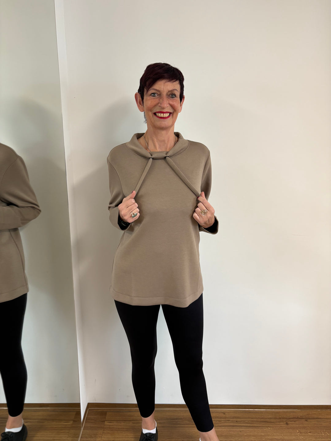 Braunes Sweatshirt mit Stehkragen - Vera Meyer